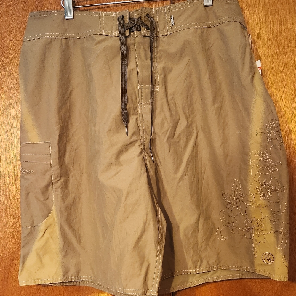 Quiksilver Mens Avalon 21" Board Short Swim Trunk Bathing Suit
